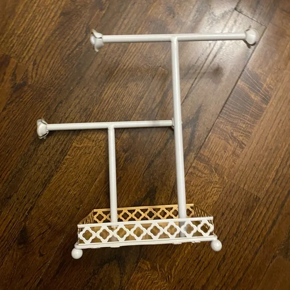 Silver Jewelry Stand with Yellow Base - Picture 7 of 11